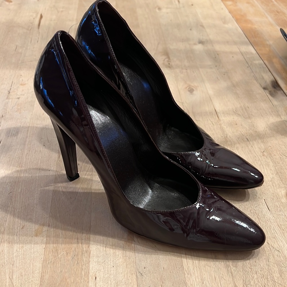 So cute Balenziaga dark brown shine